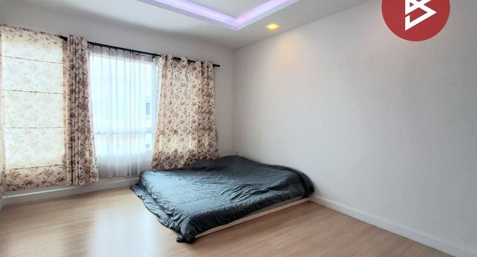 À vendre 2 chambres maison de ville à Phra Samut Chedi, Samut Prakan