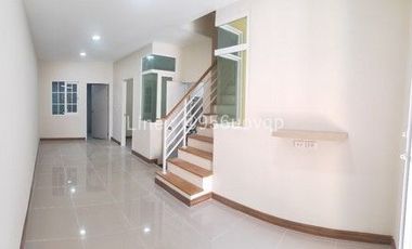 Reihenhaus zum Kauf mit 3 Zimmer in Mueang Samut Prakan, Samut Prakan