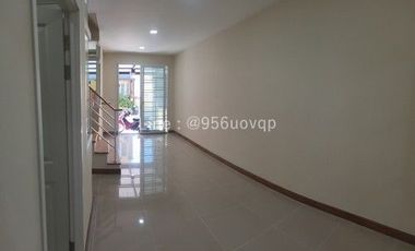 Reihenhaus zum Kauf mit 3 Zimmer in Mueang Samut Prakan, Samut Prakan