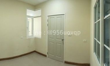 Reihenhaus zum Kauf mit 3 Zimmer in Mueang Samut Prakan, Samut Prakan