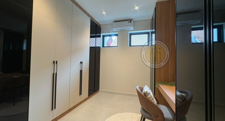 For sale 4 ベッドルーム villa in Jomtien, Pattaya