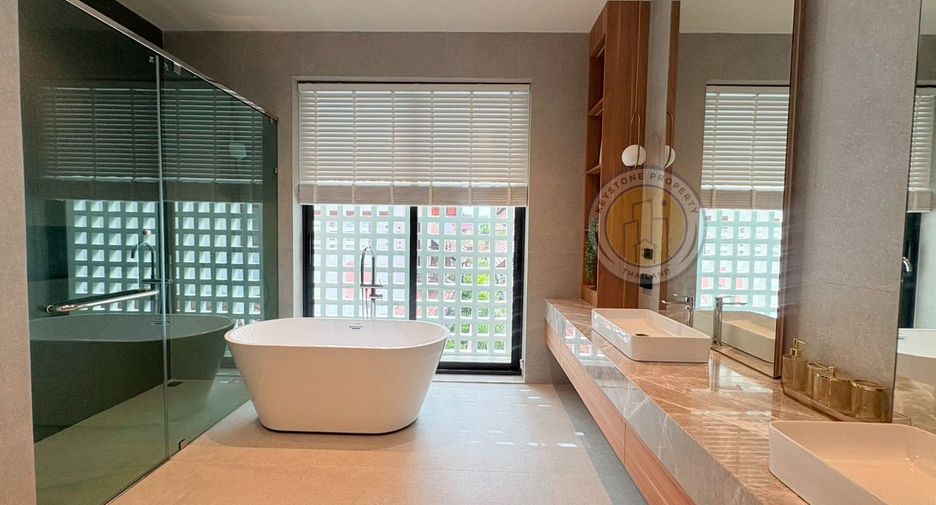 For sale 4 ベッドルーム villa in Jomtien, Pattaya