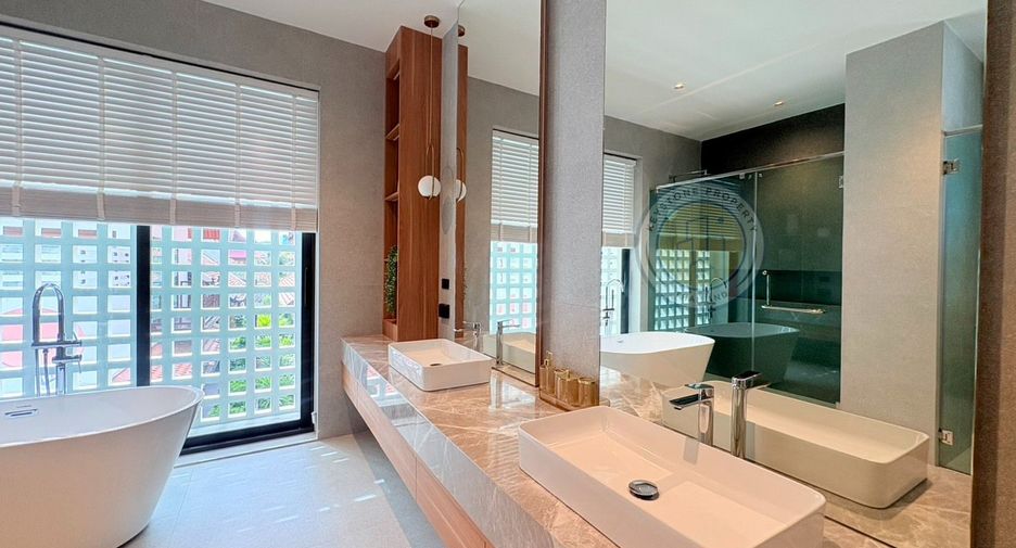 For sale 4 ベッドルーム villa in Jomtien, Pattaya