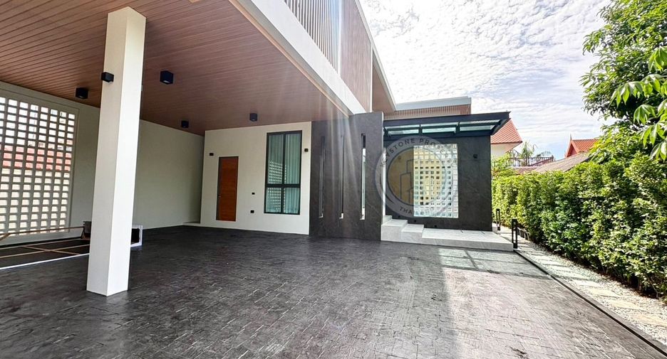 For sale 4 ベッドルーム villa in Jomtien, Pattaya