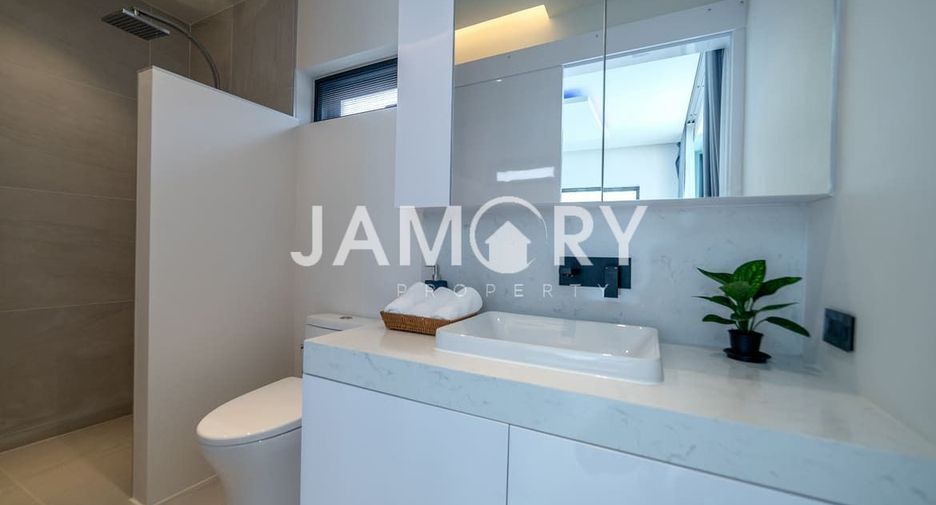 For rent 4 bedrooms house in East Pattaya, Pattaya