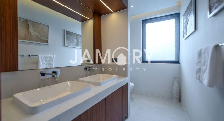 For rent 4 bedrooms house in East Pattaya, Pattaya