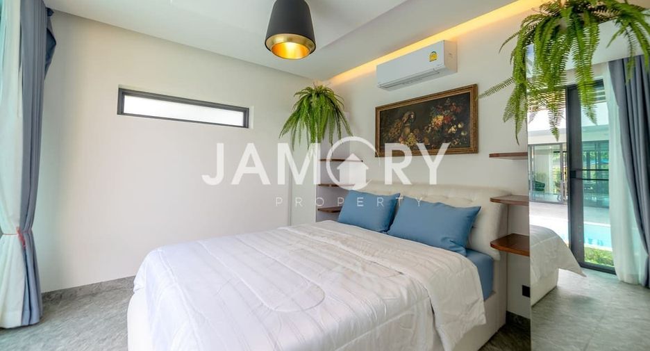 For rent 4 bedrooms house in East Pattaya, Pattaya
