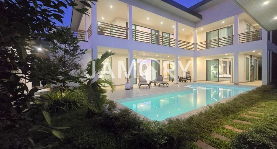 For rent 4 bedrooms house in East Pattaya, Pattaya