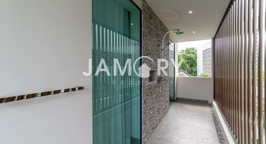 For rent 4 bedrooms house in East Pattaya, Pattaya