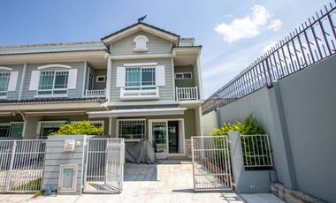 出售 2 卧室 联排别墅 在 San Sai, Chiang Mai