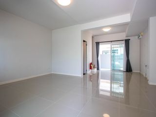 出售 2 卧室 联排别墅 在 San Sai, Chiang Mai