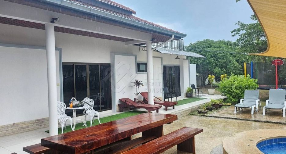 For rent and for sale 4 bedrooms house in Hua Hin, Prachuap Khiri Khan