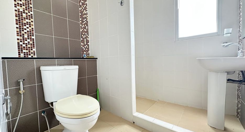 For rent 3 bedrooms house in East Pattaya, Pattaya