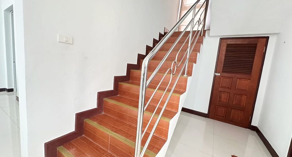 For rent 3 bedrooms house in East Pattaya, Pattaya
