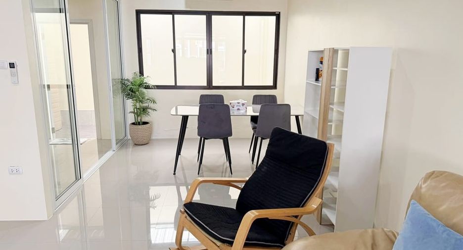 For rent 3 bedrooms house in East Pattaya, Pattaya