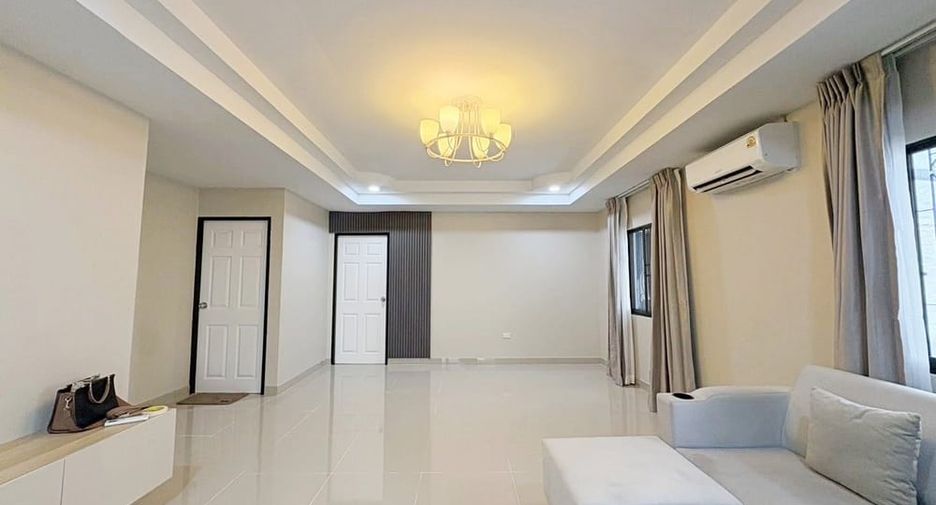 For rent 3 bedrooms house in East Pattaya, Pattaya