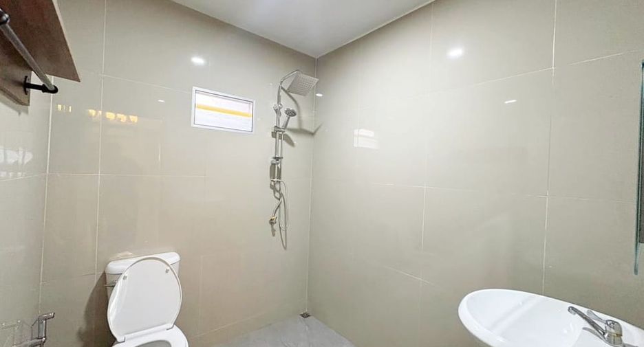 For rent 3 bedrooms house in East Pattaya, Pattaya