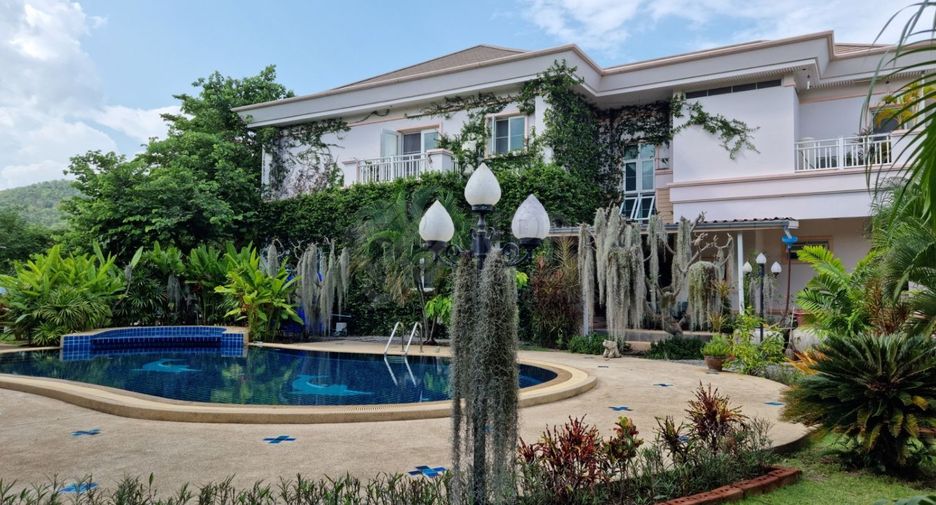 For sale 4 bedrooms house in Hua Hin, Prachuap Khiri Khan