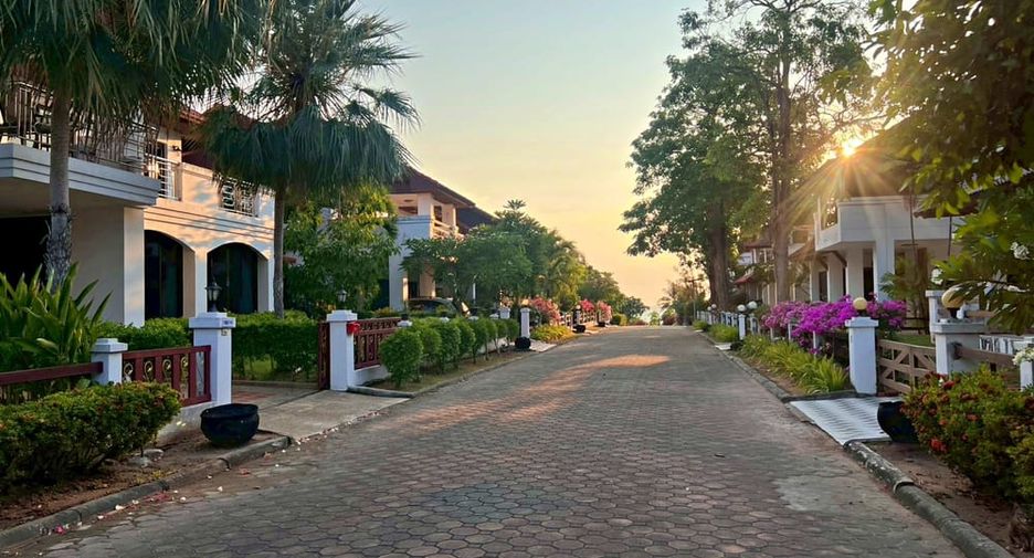 出租 和 出售 3 卧室 别墅 在 Sattahip, Chon Buri
