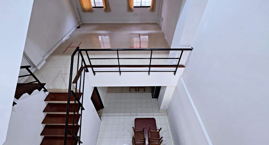 Gewerbefläche zur Miete mit 3 Zimmer in Central Pattaya, Pattaya