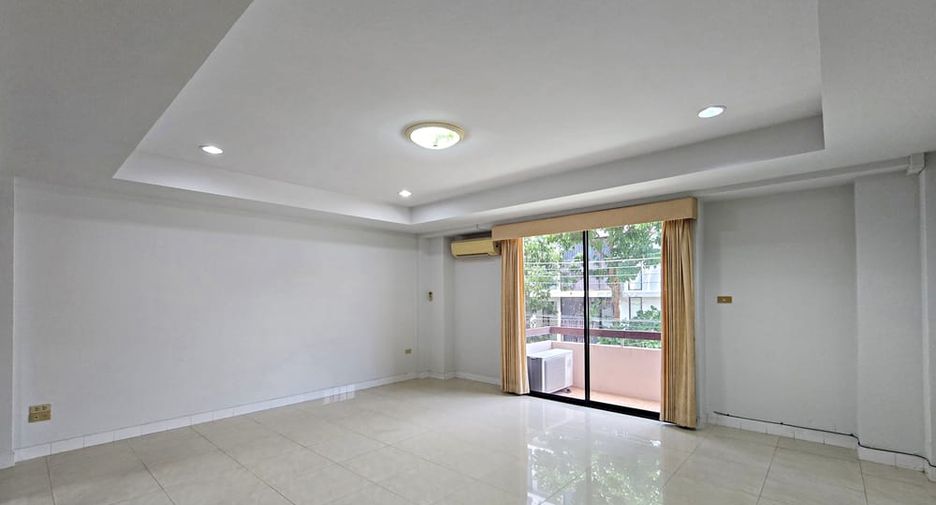 Gewerbefläche zur Miete mit 3 Zimmer in Central Pattaya, Pattaya