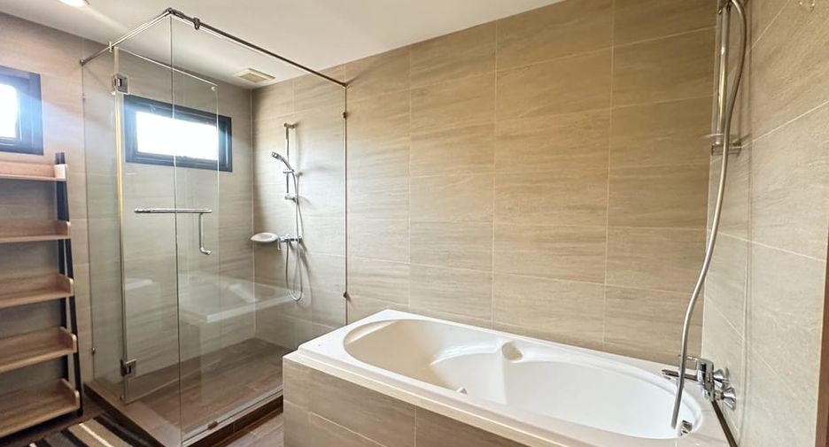 For rent 3 ベッドルーム villa in Huay Yai, Pattaya
