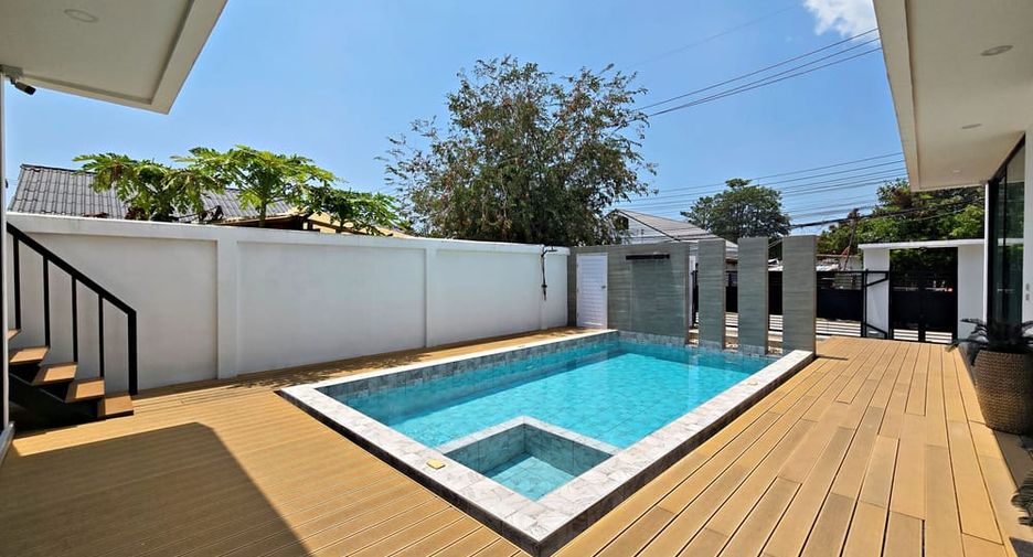 For rent 3 bedrooms villa in East Pattaya, Pattaya