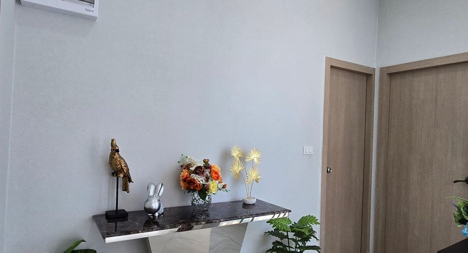 For rent 3 bedrooms villa in East Pattaya, Pattaya