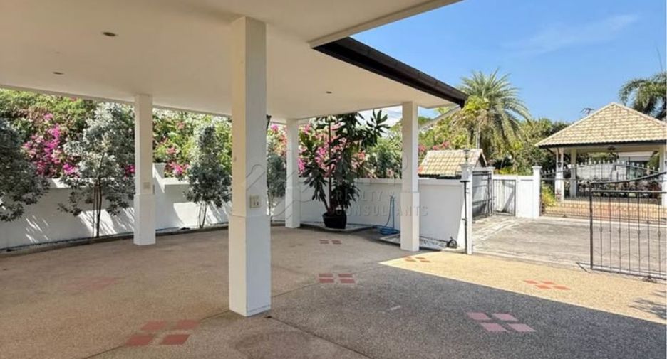 For sale 3 bedrooms house in Hua Hin, Prachuap Khiri Khan