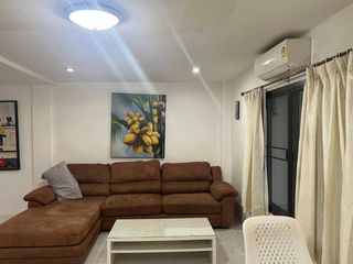For rent 2 ベッドルーム townhouse in Bang Lamung, Chonburi