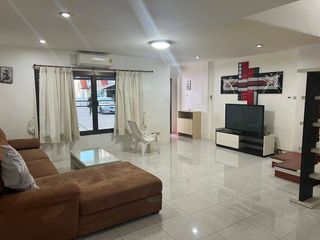 For rent 2 ベッドルーム townhouse in Bang Lamung, Chonburi