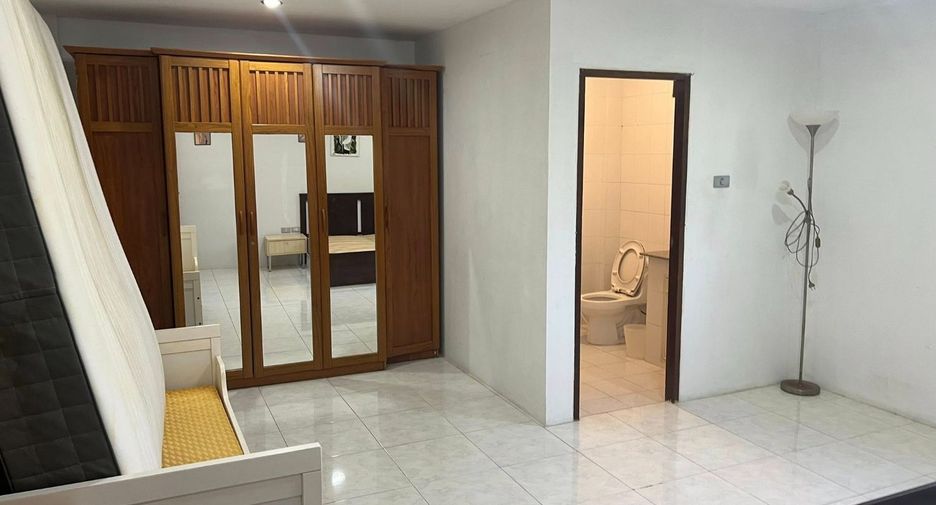 For rent 2 ベッドルーム townhouse in Pratumnak, Pattaya