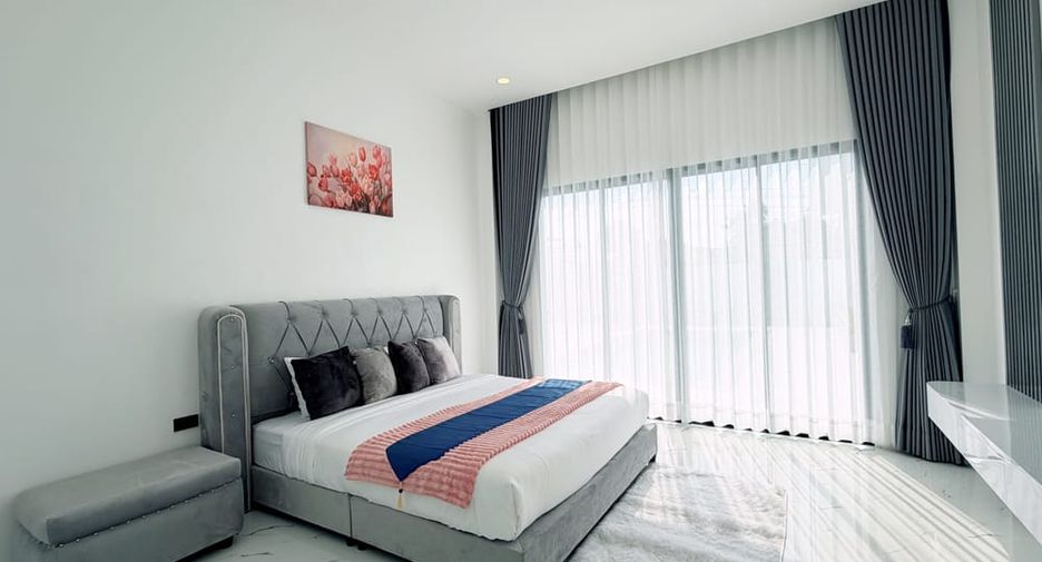For sale 4 bedrooms villa in East Pattaya, Pattaya