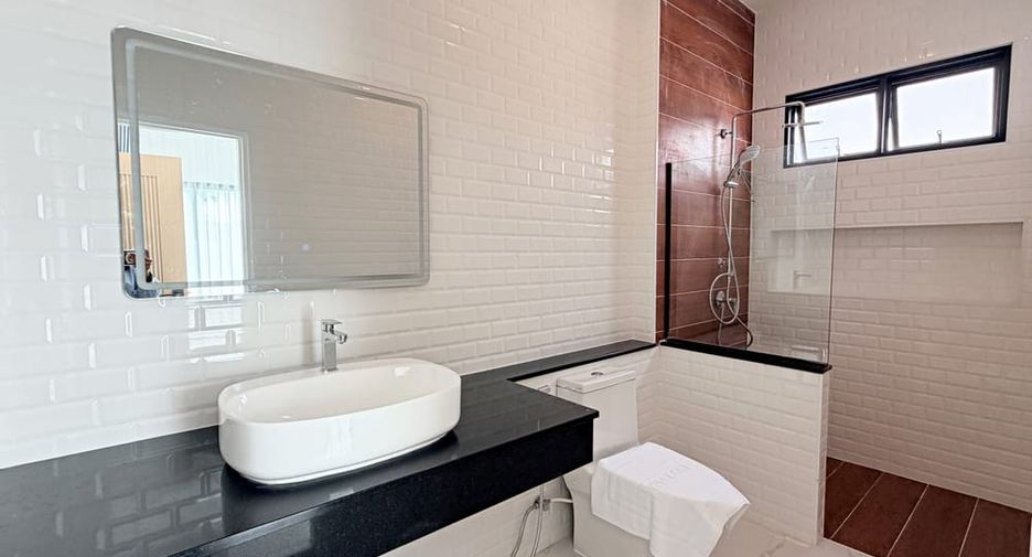 For sale 4 bedrooms villa in East Pattaya, Pattaya