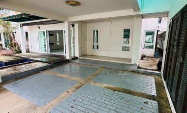 For sale 4 bedrooms house in Mueang Nonthaburi, Nonthaburi