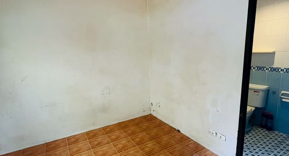 For sale 4 bedrooms house in Mueang Nonthaburi, Nonthaburi