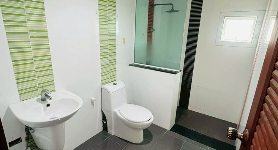 For sale 4 bedrooms house in Mueang Nonthaburi, Nonthaburi