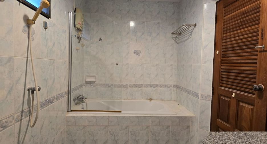 For rent and for sale 3 bedrooms house in South Pattaya, Pattaya