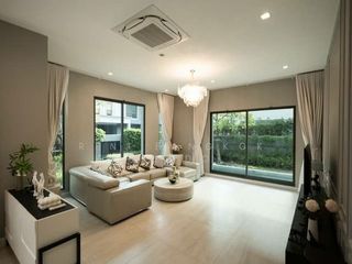 For sale and for rent 5 bedrooms house in Mueang Samut Prakan, Samut Prakan