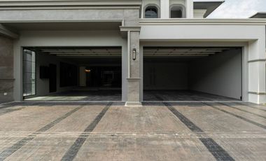 Casa en alquiler y en venta de 5 habitaciones en Mueang Samut Prakan, Samut Prakan