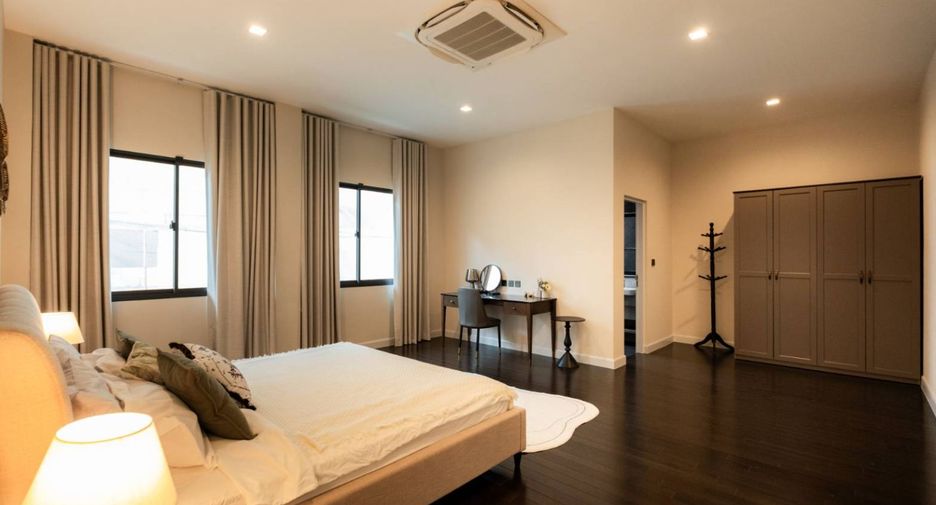 For rent and for sale 5 bedrooms house in Mueang Samut Prakan, Samut Prakan