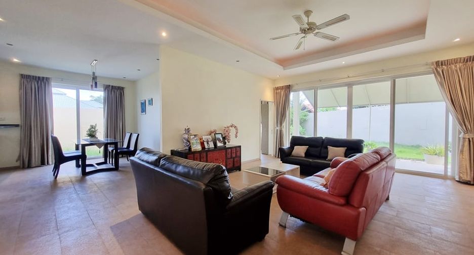 À louer 8 chambres villa à East Pattaya, Pattaya