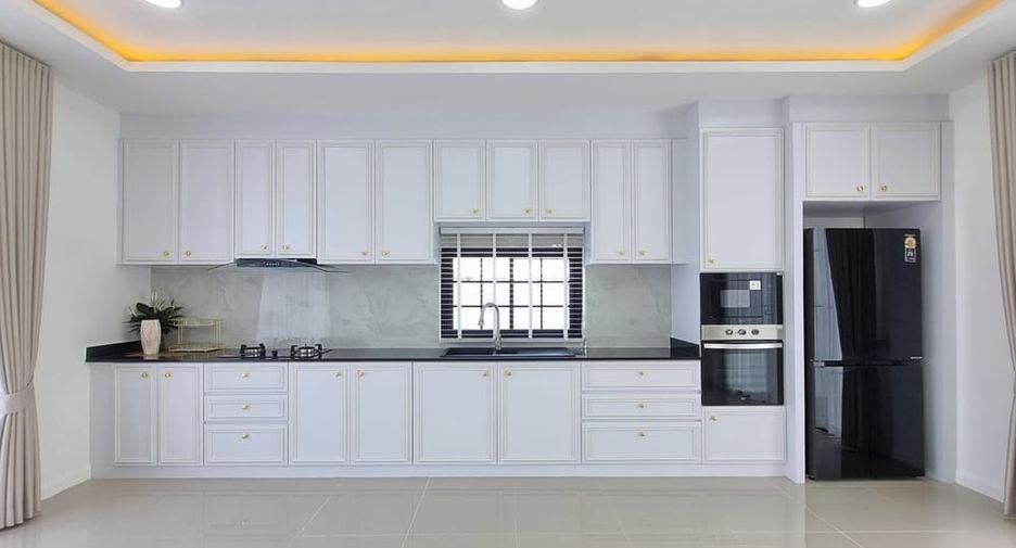 For sale 3 bedrooms villa in East Pattaya, Pattaya