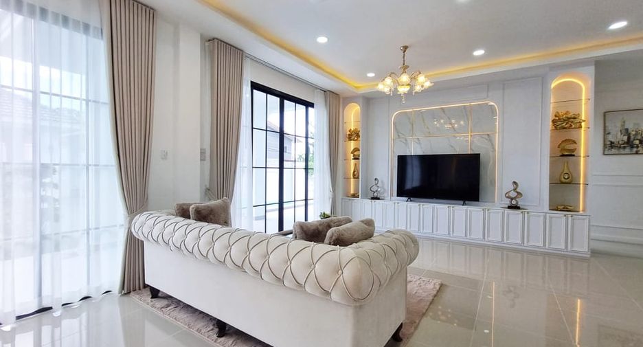 For sale 3 bedrooms villa in East Pattaya, Pattaya