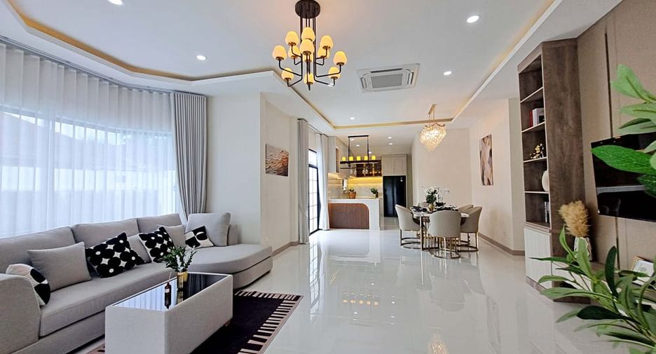 Villa en alquiler y en venta de 4 habitaciones en East Pattaya, Pattaya