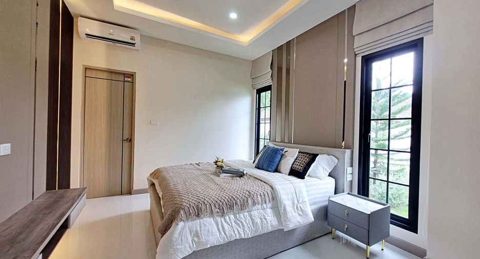 Villa en alquiler y en venta de 4 habitaciones en East Pattaya, Pattaya