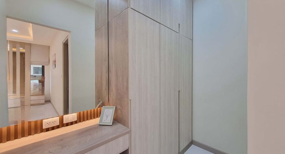 Villa en alquiler y en venta de 4 habitaciones en East Pattaya, Pattaya