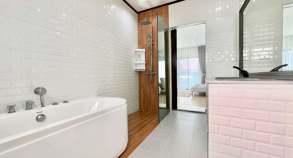 À louer et à vendre 3 chambres villa à Sattahip, Chonburi