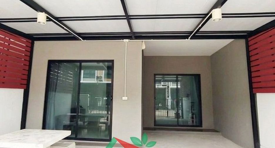 For sale 3 bedrooms townhouse in Thung Khru, Bangkok