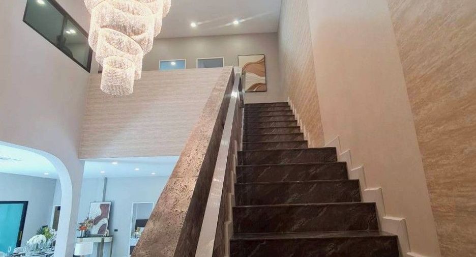 Продажа 4 спальни вилла в Huay Yai, Паттайя